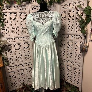 ALFRED ANGELO VINTAGE 80’s PALE AQUA BLUE LACE & SATIN FORMAL DRESS GOWN